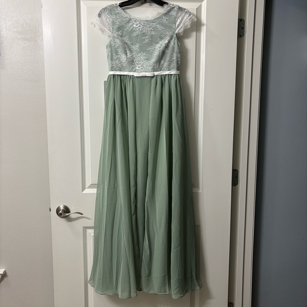 Azazie Laye Junior Bridesmaid Dress Matcha color size J14 NWT